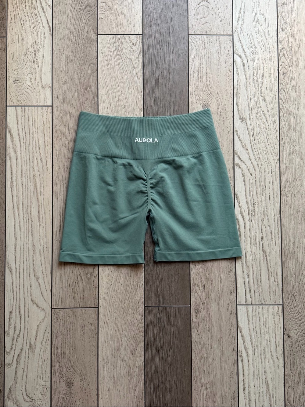 Aurola Women's High-Waist Sage Green Bike Shorts M